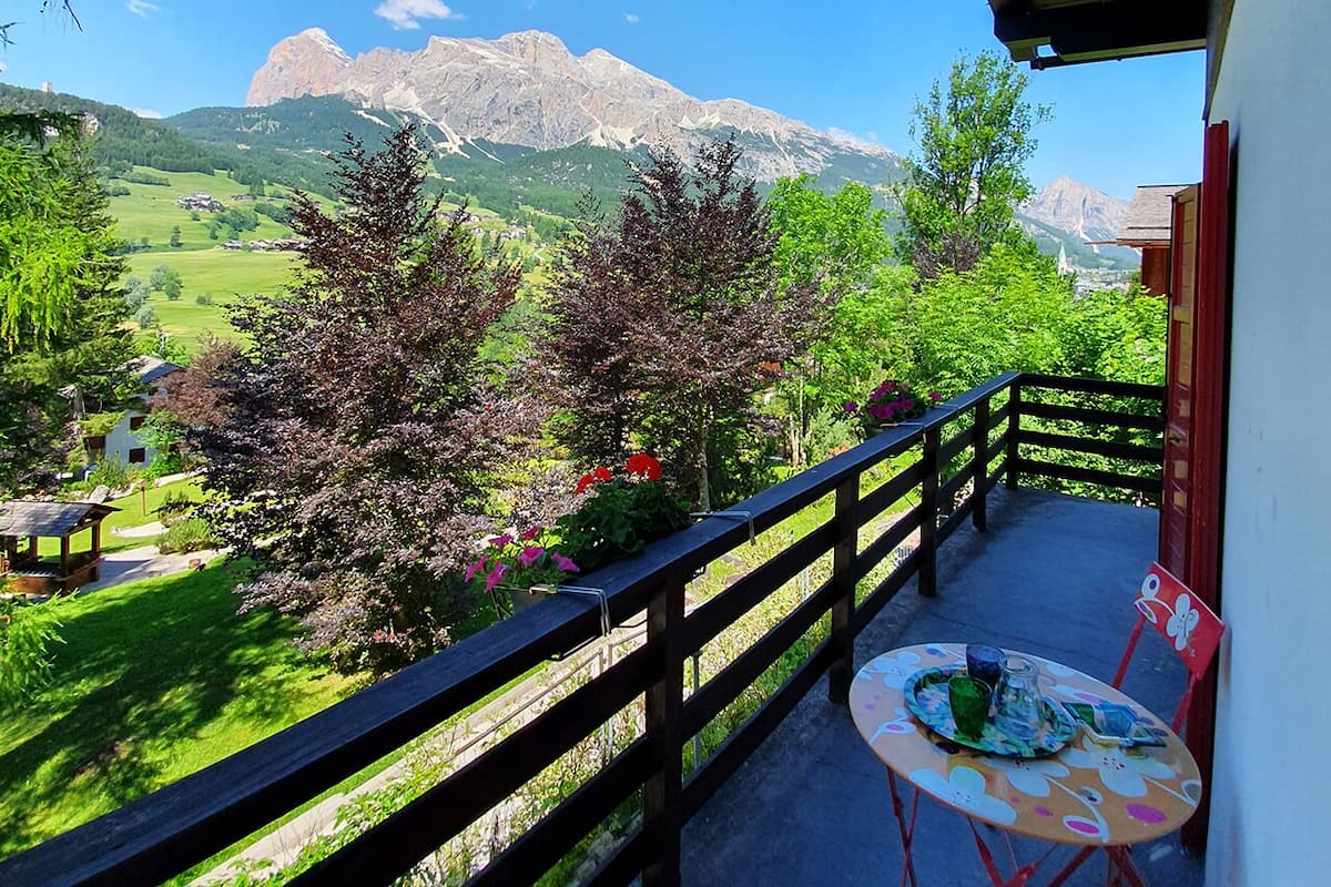 Comfort driepersoonskamer, en-suite badkamer (Tofane) | Uitzicht vanaf balkon