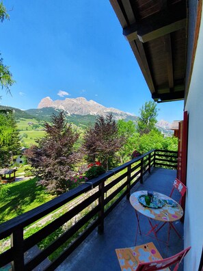 Chambre Triple Confort, salle de bains attenante (Tofane) | Vue depuis le balcon