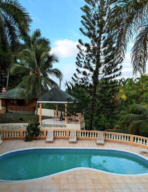 Outdoor pool - Chateau's Tranquil Apartments (Montego Bay)