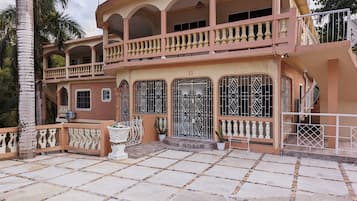 Bagian depan properti