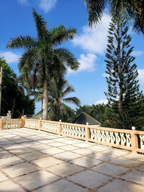 Front of property - Chateau's Tranquil Apartments (Montego Bay)