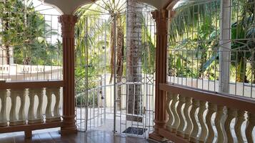 Classic Apartment, 1 King Bed, Pool Access | Terrace/patio