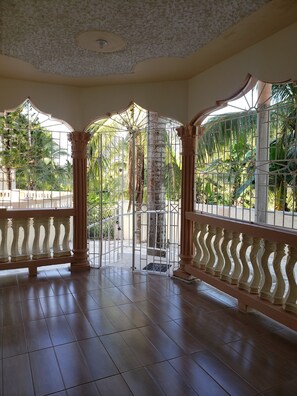 Classic Apartment, 1 King Bed, Pool Access | Terrace/patio