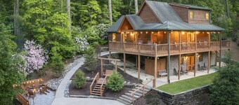 Hilltop Haven | Secluded Rustic Cabin w/ Game Room