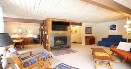 Ski Condo in Lincoln next to Loon Mountain!