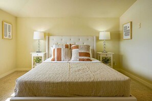 3 bedrooms, desk, iron/ironing board, travel cot