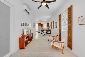Smart TV - 2BR Near Beach & Old San Juan • Patio • Sleeps 4 (San Juan)