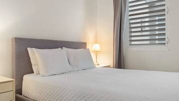 2 bedrooms, iron/ironing board, bed sheets