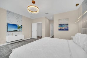 6 habitaciones, tabla de planchar con plancha, wifi y ropa de cama 
