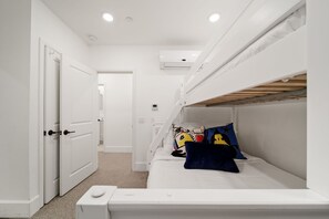 3 bedrooms, desk, iron/ironing board, travel cot