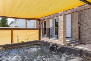 Property grounds - Ayia Thekla Sea Breeze Villa (Sotira)