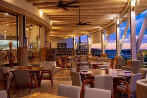 Outdoor dining - Villa 6BR Pueblo Parvada (Parras de la Fuente)