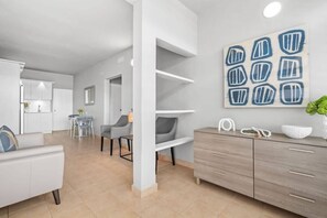 Televisión y oficina 