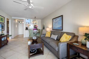 Smart TV - Beachfront Spectacular Sunset Suite (Kihei)