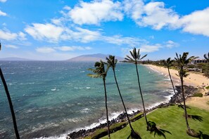 On the beach - Beachfront Spectacular Sunset Suite (Kihei)