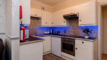 Appartamento, bagno in camera | Ristorante