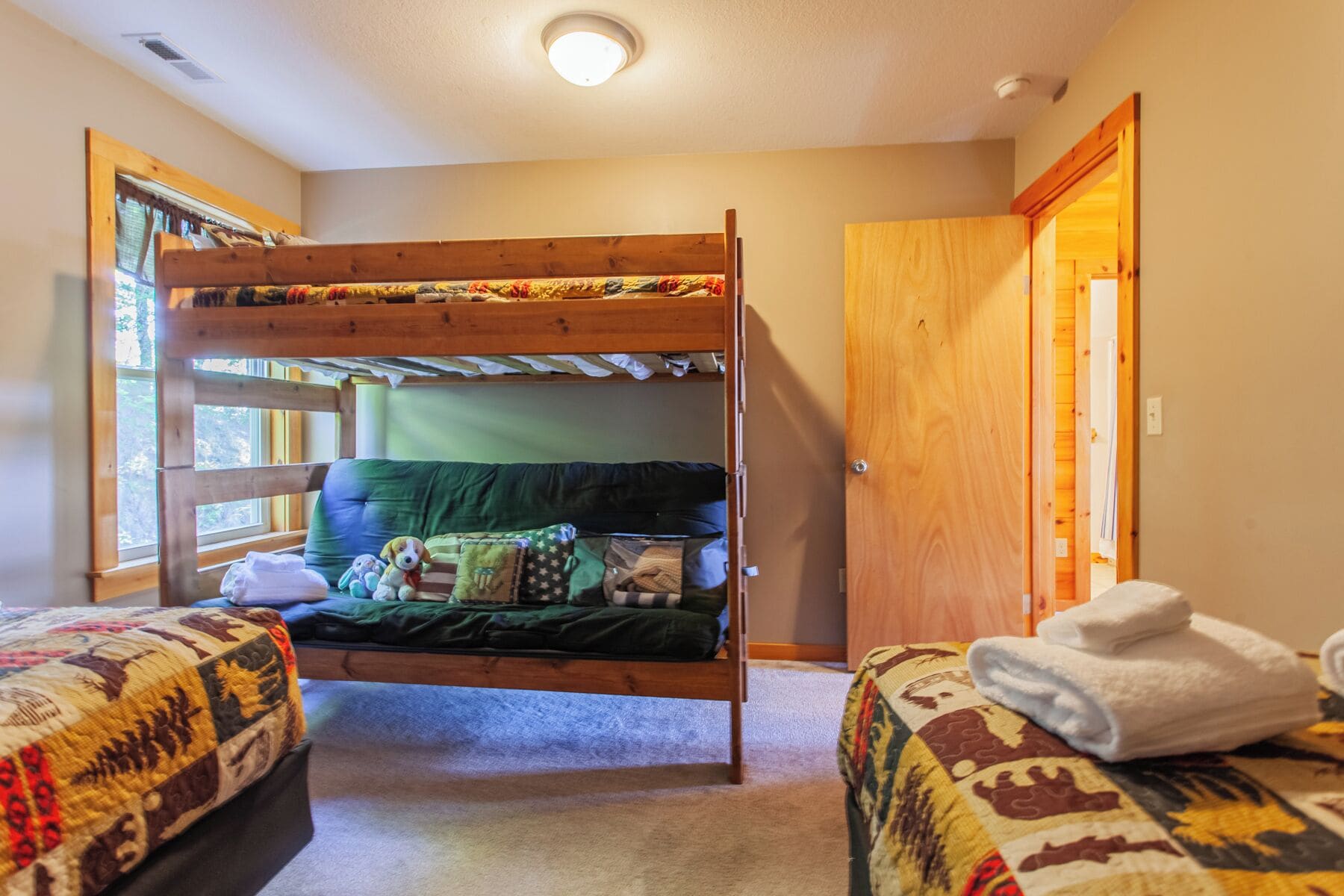 3 habitaciones, tabla de planchar con plancha y wifi gratis 