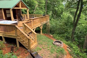 Property grounds - Cozy 1-Bedroom Cabin Little Goldies (Bryson City)