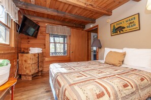 2 soverom, strykejern/-brett, wi-fi (inkludert) og sengetøy