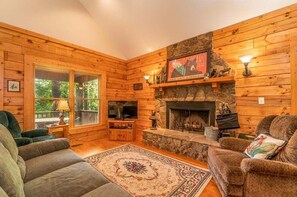 Televisie en een open haard