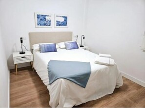 2 室のベッドルーム、アイロン / アイロン台、WiFi