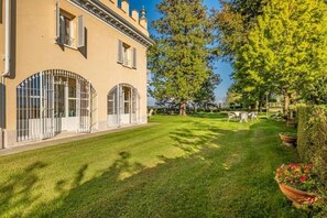 Terrace/patio - Luxury Villa - Unesco Monferrato Langhe Roero with private pool (Asti)