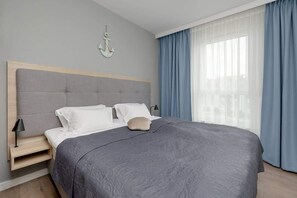 1 bedroom, iron/ironing board, WiFi, bed sheets - Stylish Apartment with Balcony | Parking and 300 m to the Beach (Miedzyzdroje)