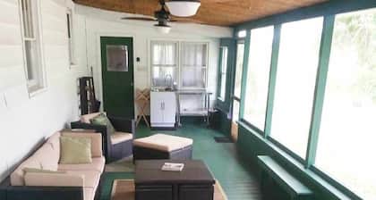 Private and Peaceful Family-friendly Home near Beach - close to everything!