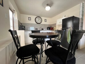 Dining - Abbe Garden Hideaway (Green Point)