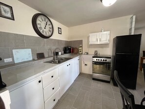 Oven - Abbe Garden Hideaway (Green Point)