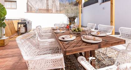 Villa Serranita - Stylish Holiday Home with Views and A/C