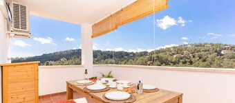 Villa Serranita - Stylish Holiday Home with Views and A/C