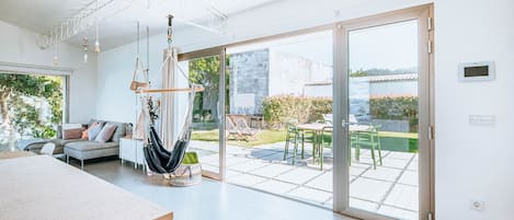 Cheminée, table de tennis de table