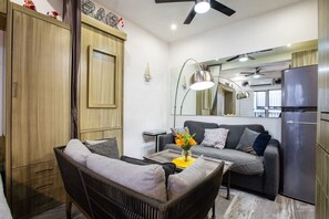 TV, offices - Casa Calbalto Summary (Puerto Vallarta)