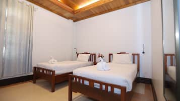 Habitación económica con 1 cama doble o 2 individuales | Escritorio y espacio para trabajar con un portátil