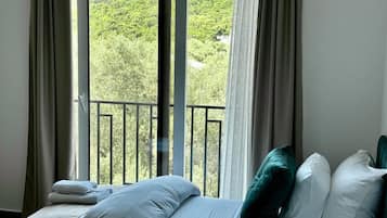 Family Apartment, 1 Double Bed with Sofa bed, Mountain View | 1 bedroom, soundproofing, free WiFi, bed sheets