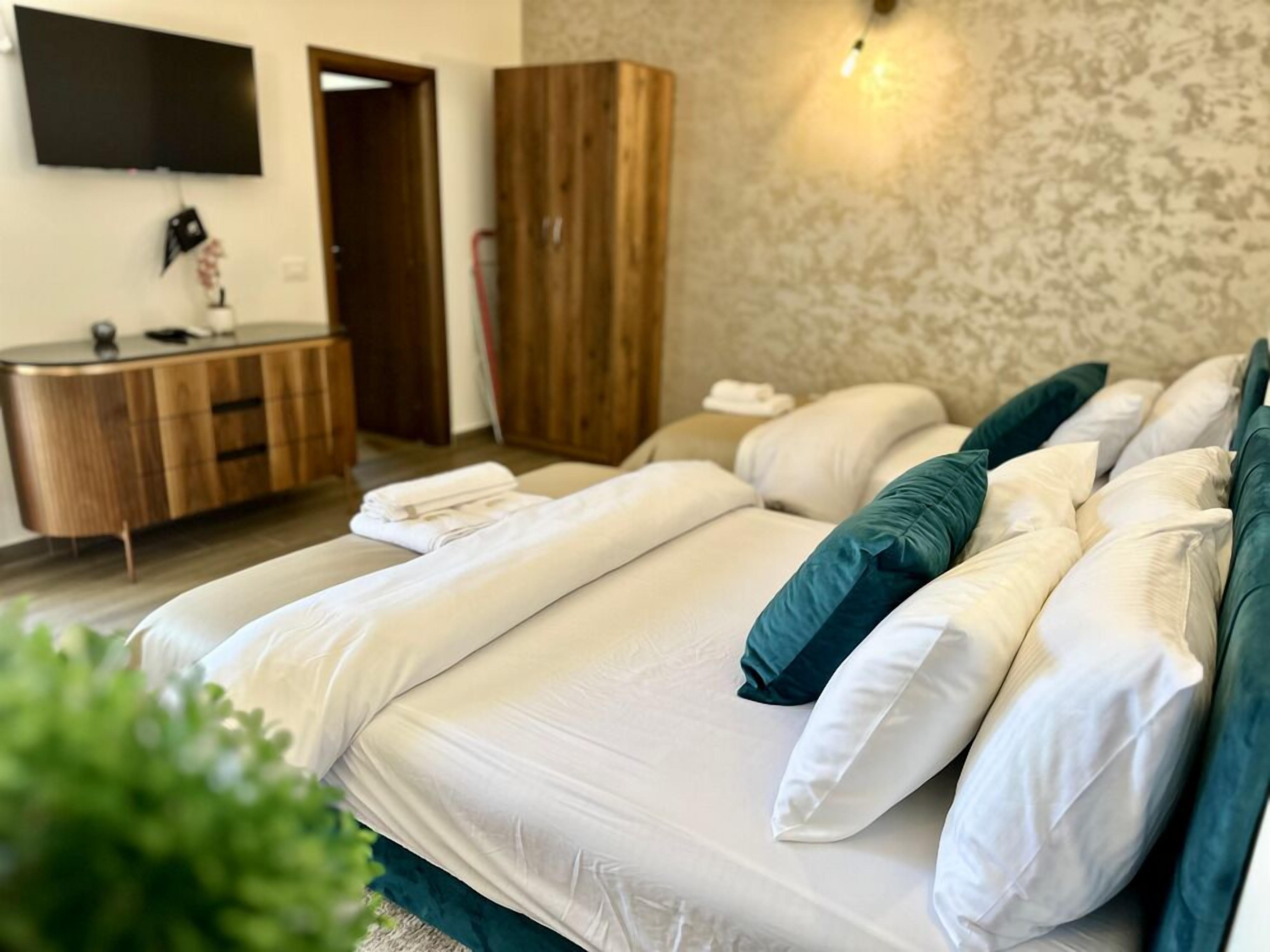 Studio, Terrace, Mountain View | Soundproofing, free WiFi, bed sheets