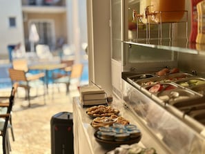 Breakfast buffet - Akhdar Apartments (Utjeha)