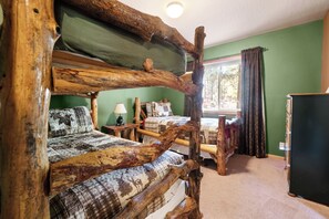 3 soveværelser, skrivebord, gratis Wi-Fi, sengetøj