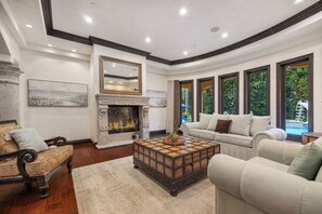 Smart TV, fireplace, offices