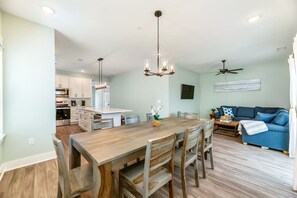 Dining - Wave After Wave | Dogs OK, Walk to Beach, Pool (Corolla)