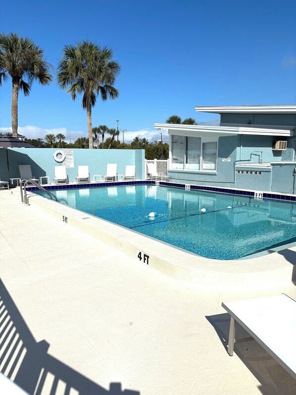 Et oppvarmet basseng