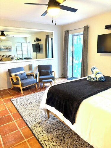 Lido-Key, Tiny Cute Studio-D