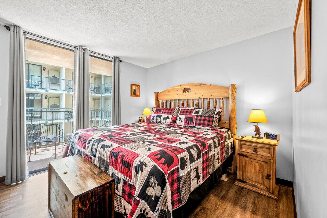 1 bedroom, desk, WiFi, bed sheets