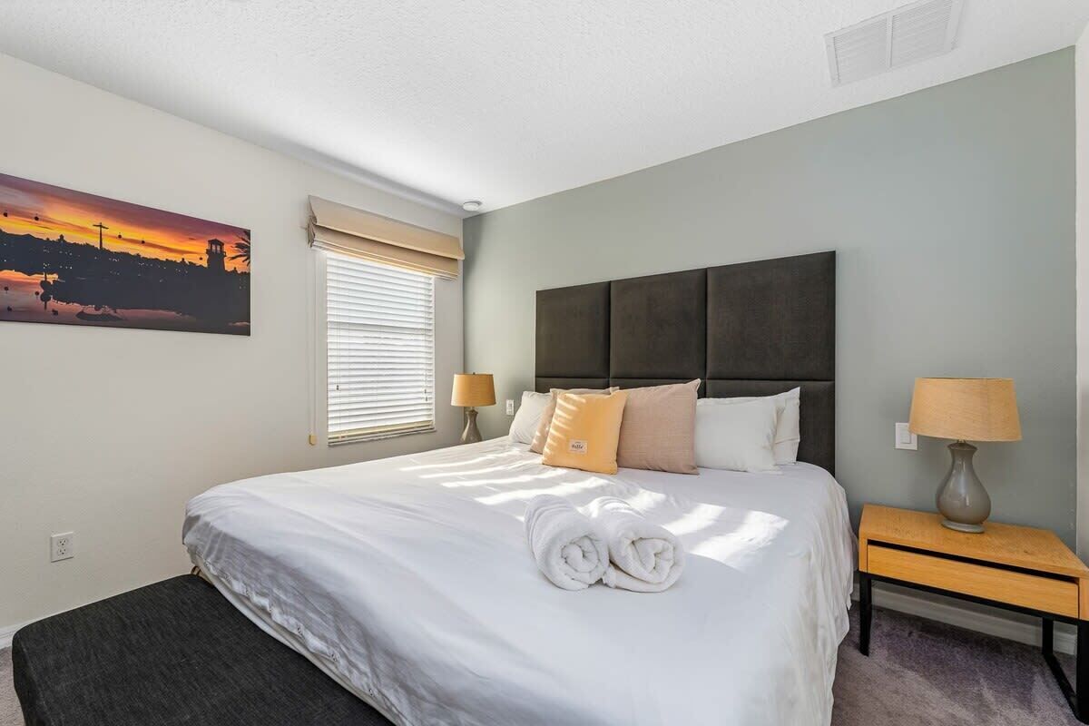 3 chambres, fer et planche à repasser, Wi-Fi, draps fournis