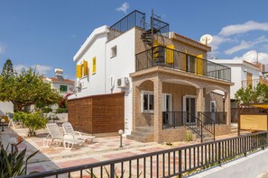 3 bedrooms - Ayia Thekla Sea Breeze Villa (Sotira)