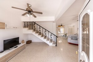 3 bedrooms - Ayia Thekla Sea Breeze Villa (Sotira)