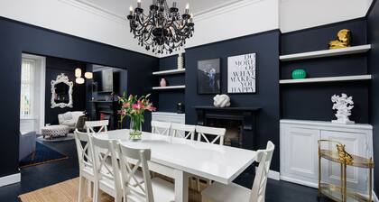 Luxurious 4 Bed House - Sleeps 8