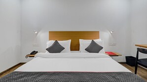 Classic Double Room | Bed sheets - Townhouse 1301  Hotel MS In (Lucknow)