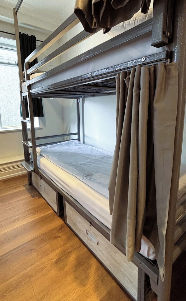 Free WiFi, bed sheets